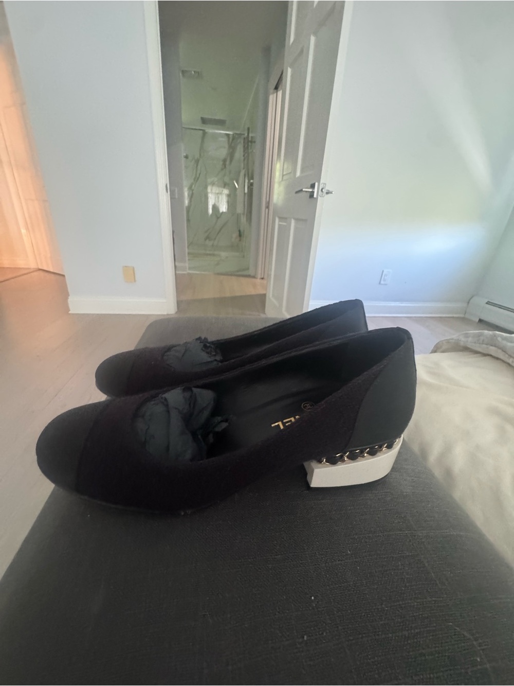 Chanel Interlocking C’s pump - Picture 13 of 16